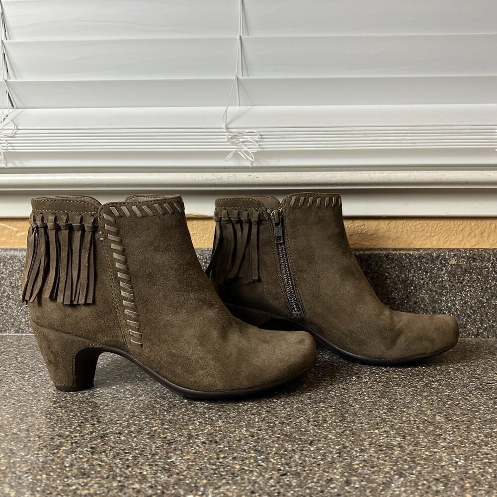 Earthies Taupe Brown Ankle Boots Heeled Fringe Womens Sz 7.5B Comfort Casual Zip - Picture 2 of 11